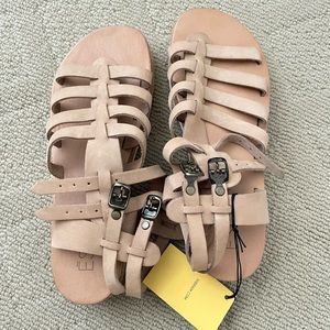 NWT Vibram sandals